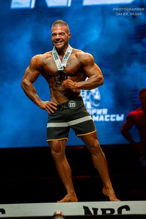 MEN'S PHYSIQUE 174